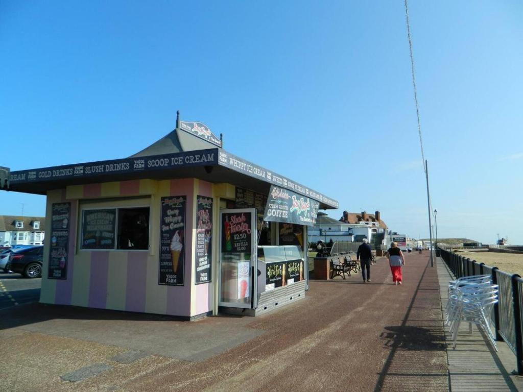 'Harbour View' On The River By Gorleston'S Award Winning Beach - Pet Free! 외부 사진