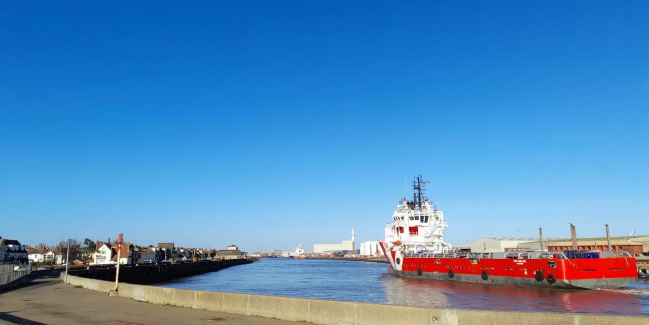 'Harbour View' On The River By Gorleston'S Award Winning Beach - Pet Free! 외부 사진